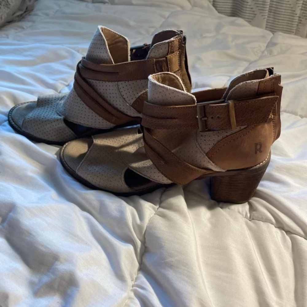 Women’s Sandals